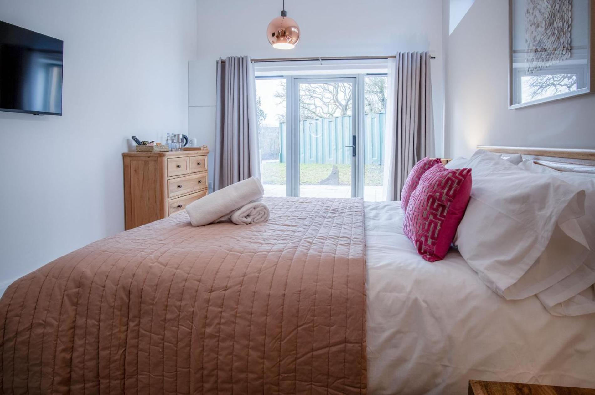 ברקון Suite 12 - Sleeping Giant Hotel - Pen Y Cae Inn מראה חיצוני תמונה
